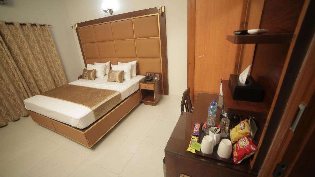Four Squares Karachi Bed and Breakfast Exterior foto