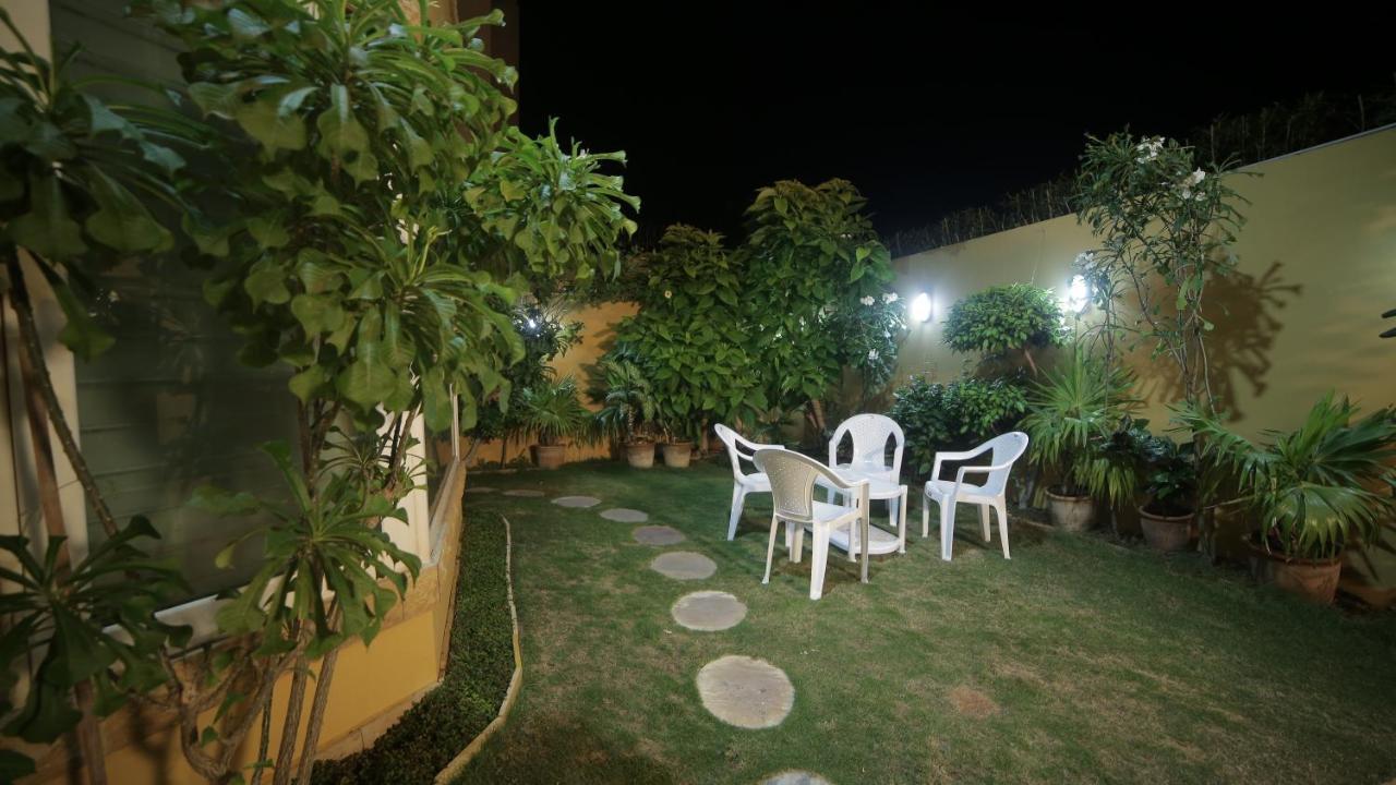 Four Squares Karachi Bed and Breakfast Exterior foto